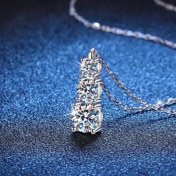 CERTIFIED 1.8CT 3-STONE MOISSANITE DIAMOND PENDANT NECKLACE - Picture 5 of 9